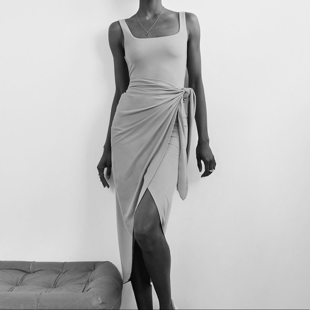 Aritzia Wilfred Grey Saturn Dress